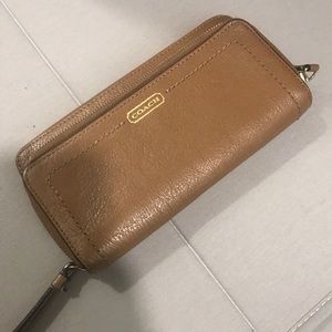 VERY CLEAN leather coach wallet